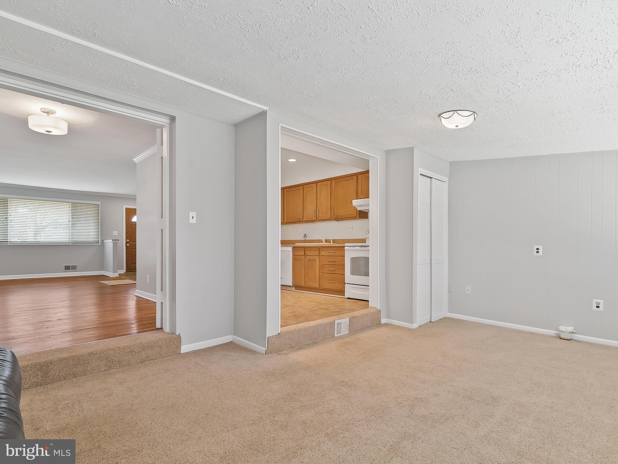2711 Finch Street Silver Spring, MD 20902 - Photo 22 of 30 Sun Room