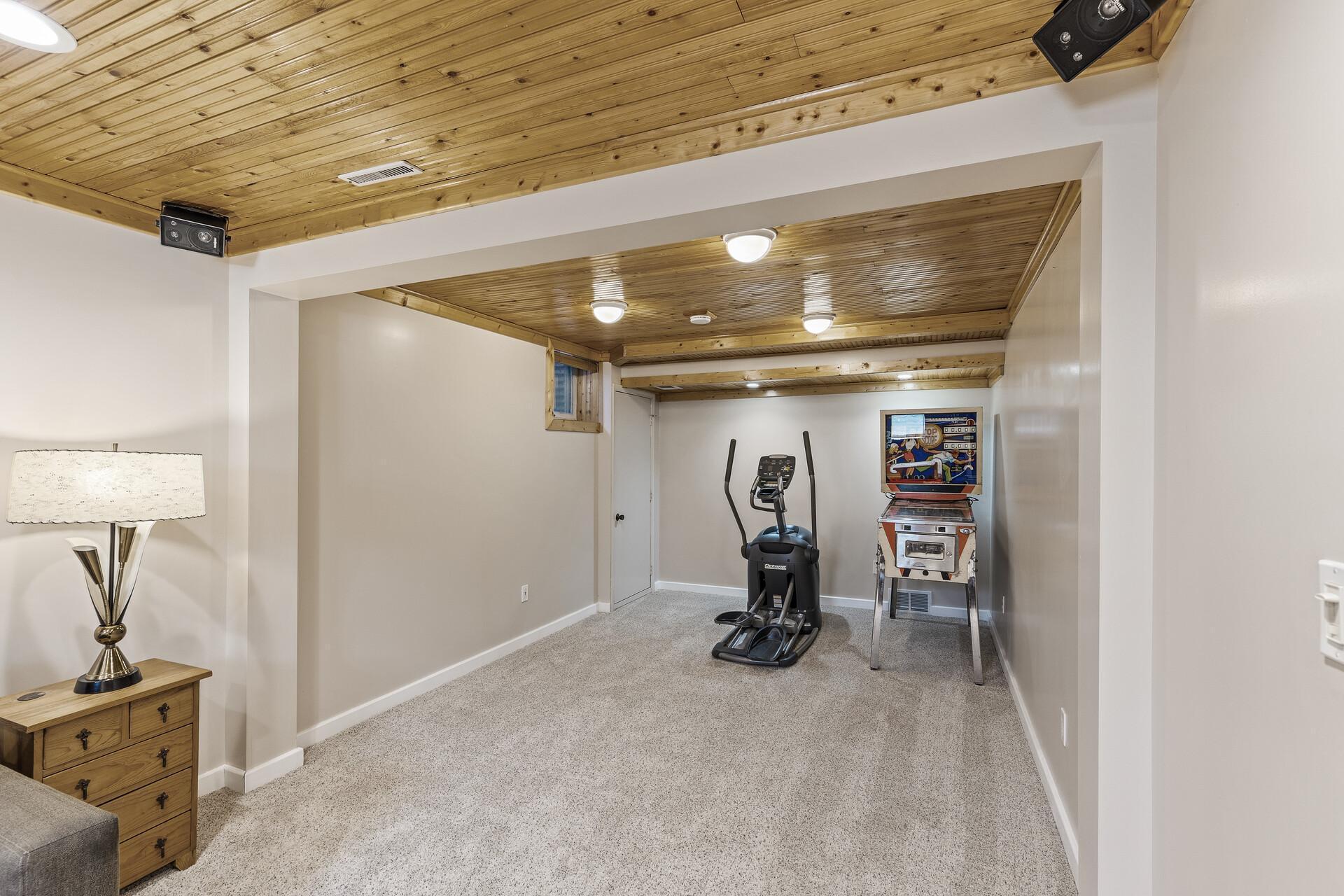 9932 Oxborough Road Bloomington, MN 55437 - Photo 32 of 50 Gallery Image 32