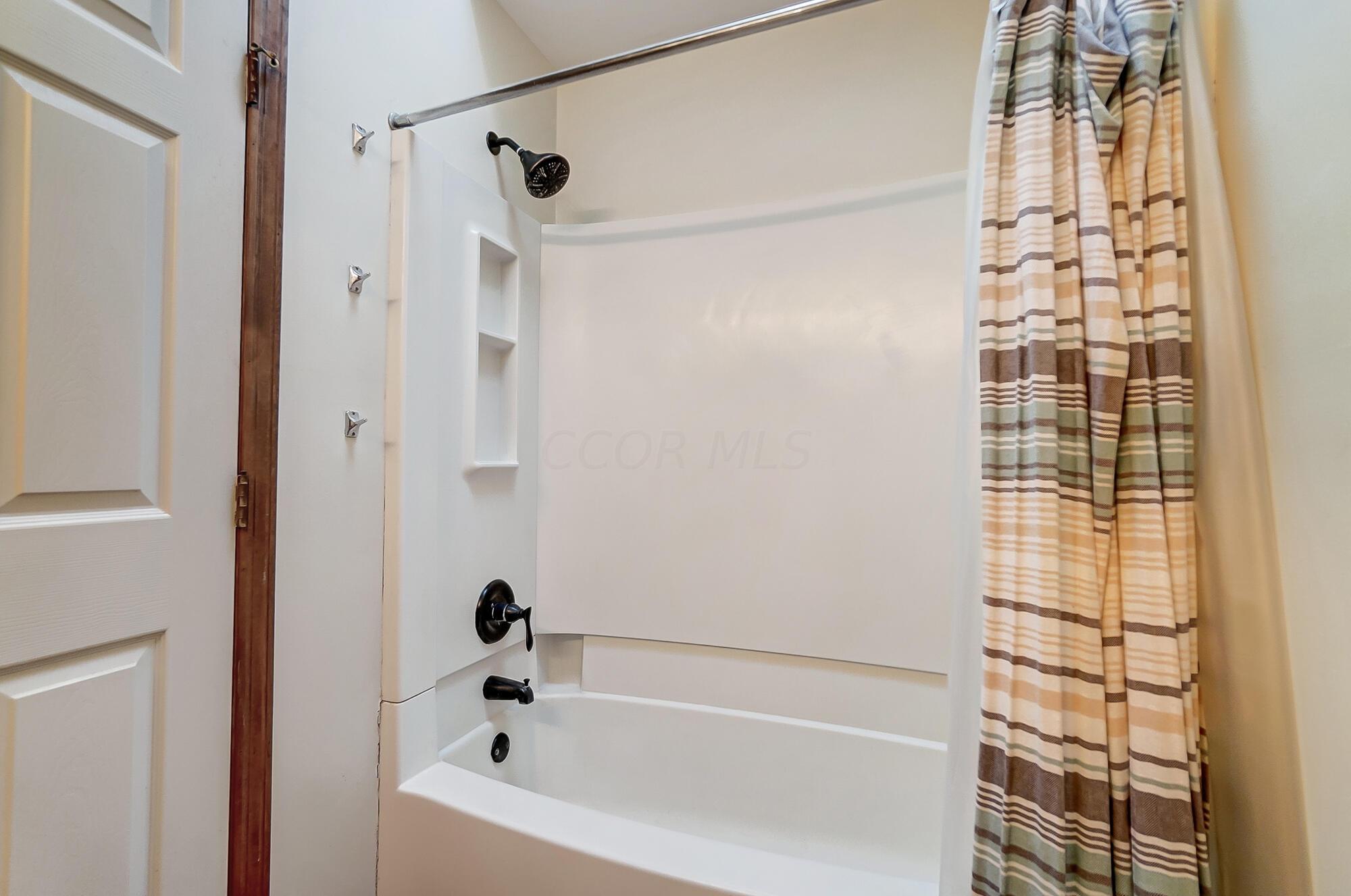 5161 Horseshoe Road Delaware, OH 43015 - Photo 47 of 78 048