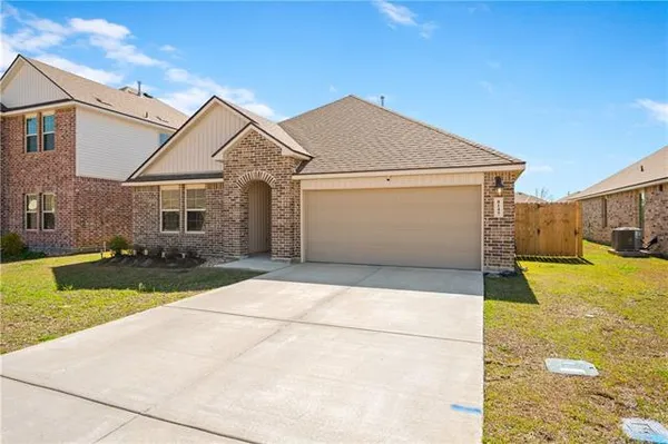 $280,000 | 8145 Olde Town Court, Alexandria, LA 71303