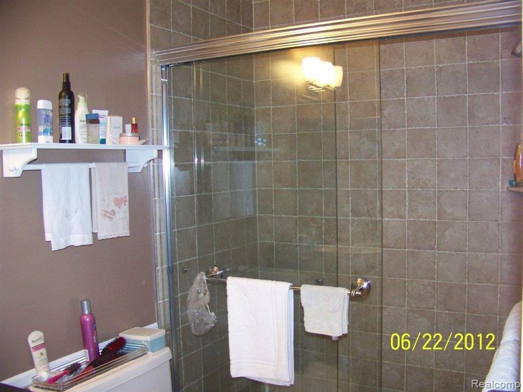 1493 Carriage Lane, Unit 16 Rochester, MI 48306 - Photo 9 of 11 16.jpg