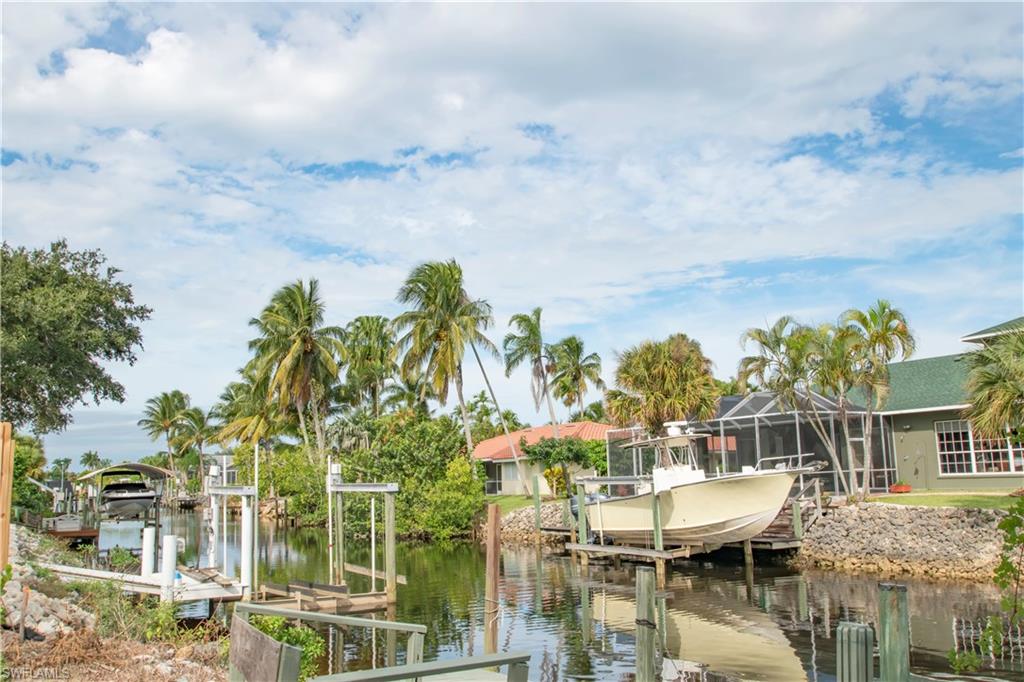 2475 Clipper Way Naples, FL 34104 - Photo 11 of 24 Gallery Image 11