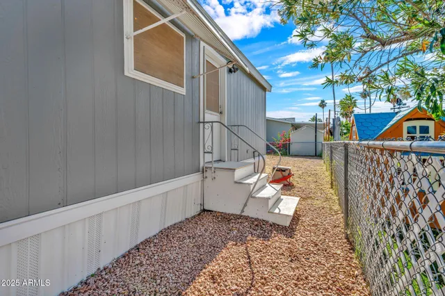 a view of a outdoor space with a house