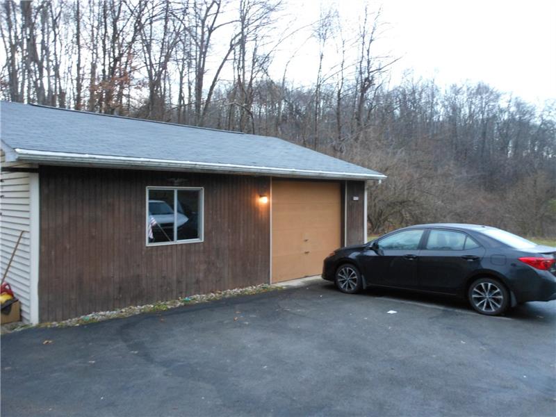 220 Old Plank Road Butler, PA 16002 - Photo 3 of 6
