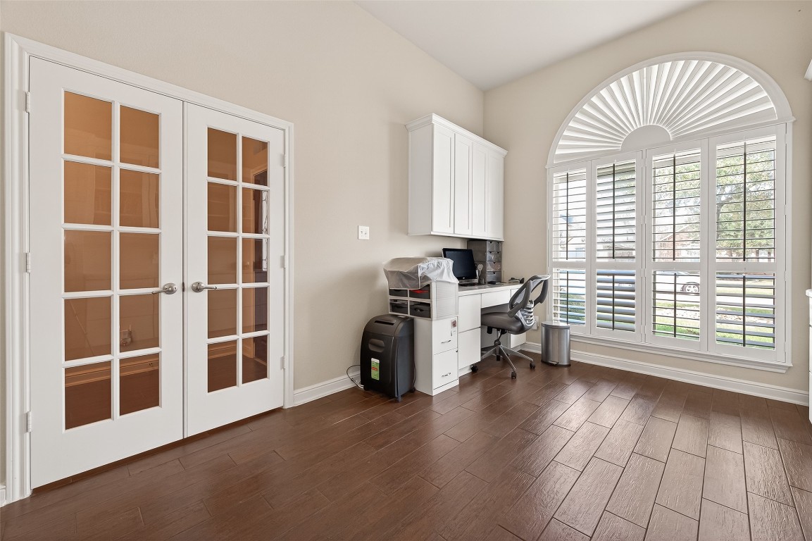 2719 Intrepid Trail Rosenberg, TX 77471 - Photo 10 of 50 a view of a livingroom with furniture and a large window