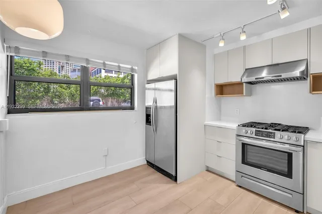 $3,400 | 3265 Virginia Street, Unit 8, Miami, FL 33133