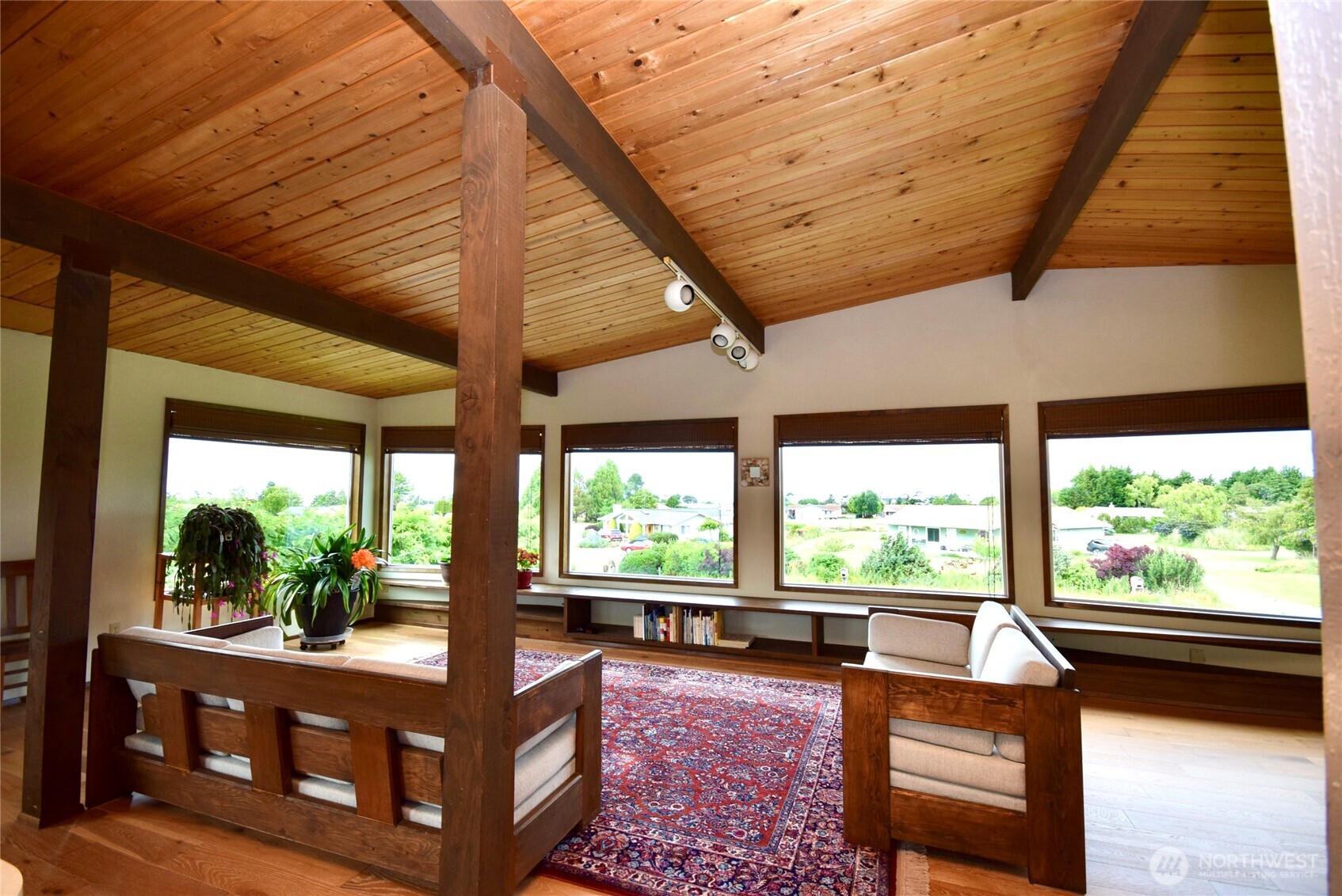 330 East Anderson Road Sequim, WA 98382 - Photo 7 of 33 a very nice looking room with a large window