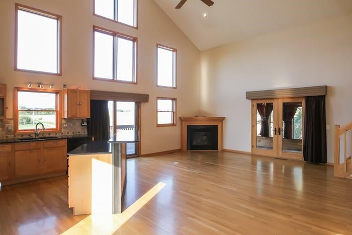 3374 180th Street Homestead, IA 52236 - Photo 8 of 25 Gallery Image 8