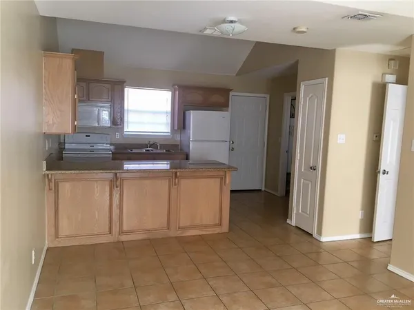 $680 | 2501 Toledo Avenue, Unit 26, Edinburg, TX 78541