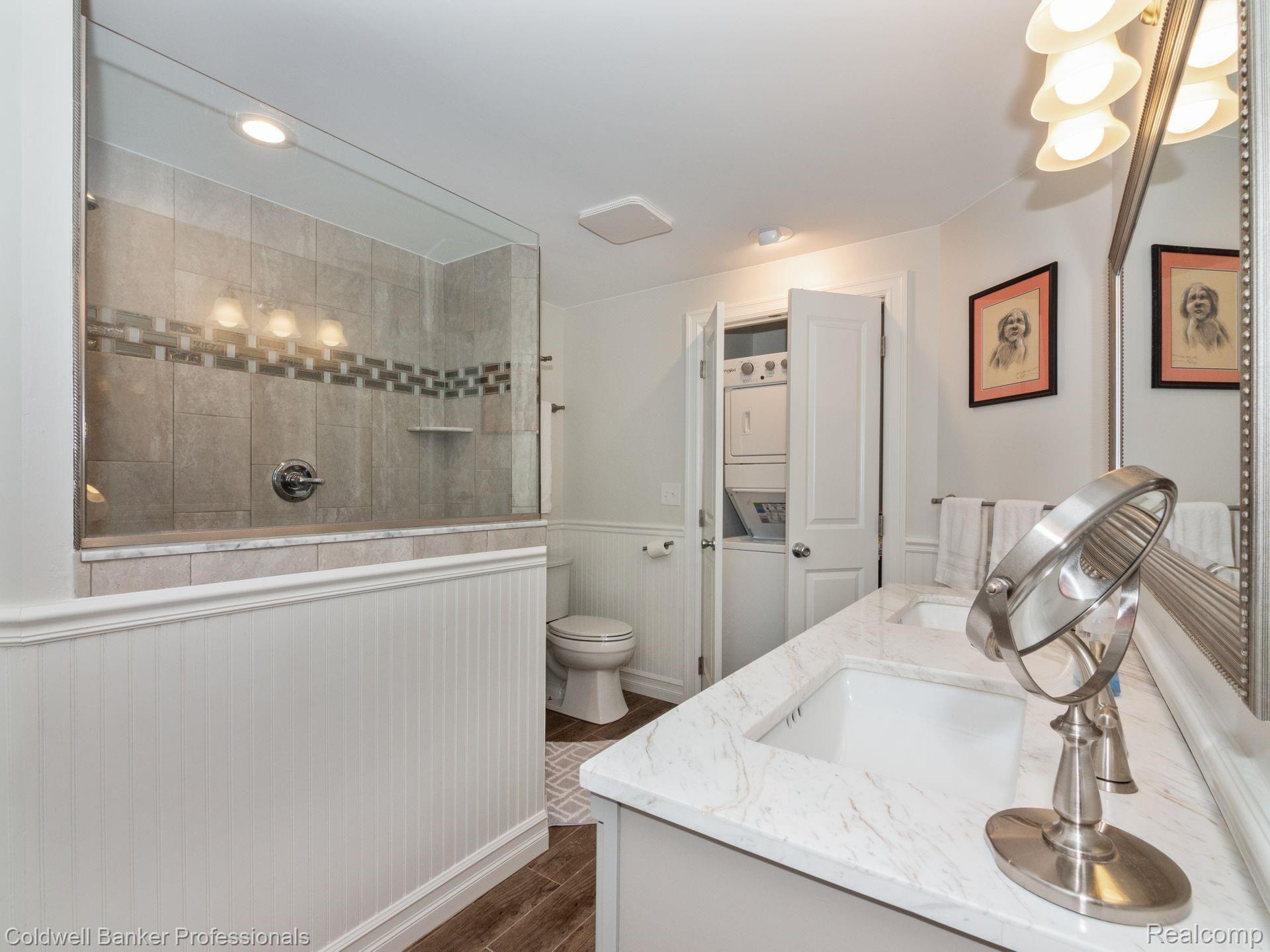 3817 Winding Brk Circle Rochester, MI 48309 - Photo 36 of 46 36.jpg