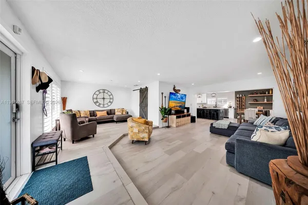 $975,000 | 10431 Southwest 93rd Street, Miami, FL 33176