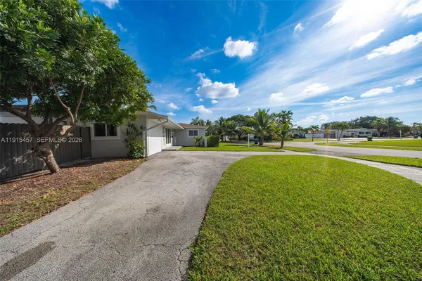 $975,000 | 10431 Southwest 93rd Street, Miami, FL 33176