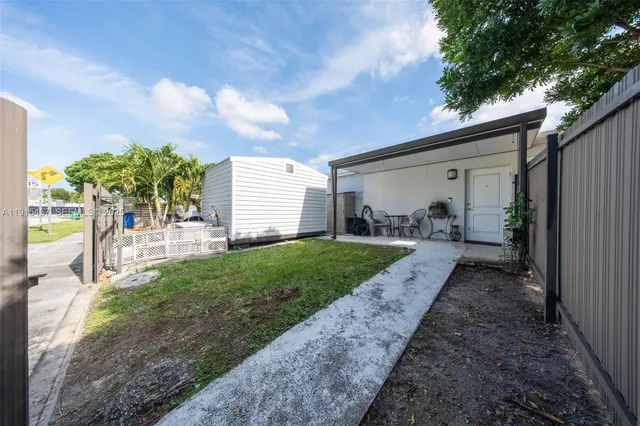 $1,099,000 | 10431 Southwest 93rd Street, Miami, FL 33176