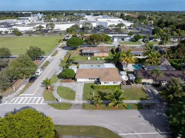 $1,099,000 | 10431 Southwest 93rd Street, Miami, FL 33176