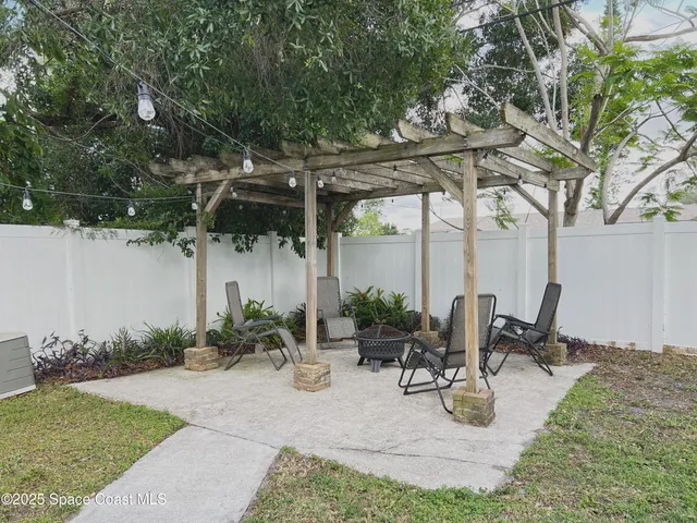 a view of outdoor space yard and patio