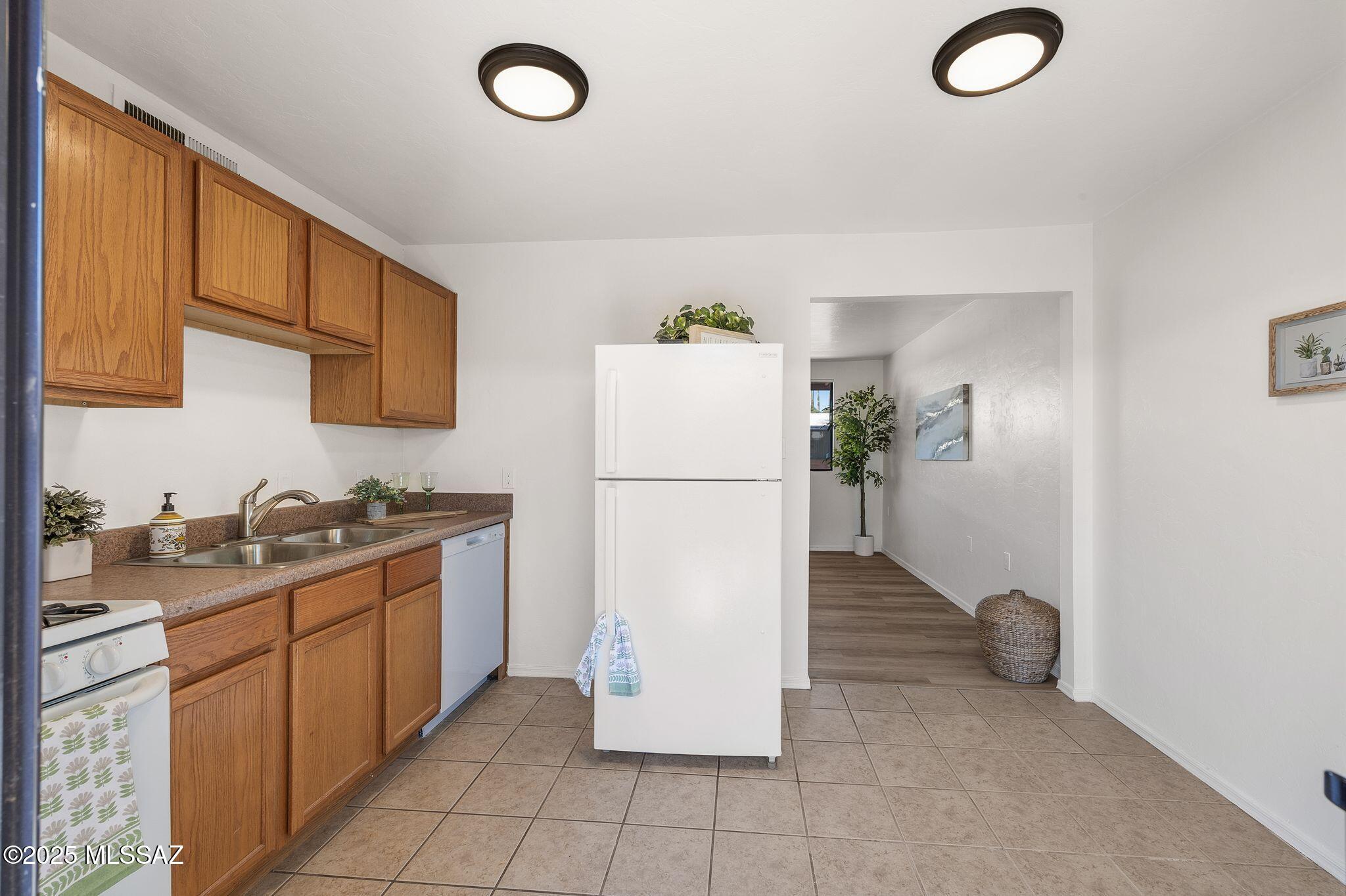 350 North Silverbell Road, Unit 75 Tucson, AZ 85745 - Photo 9 of 25 Gallery Image 9