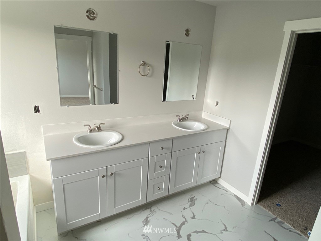 225 North Reed Street, Unit A Sedro-Woolley, WA 98284 - Photo 6 of 7 Gallery Image 6