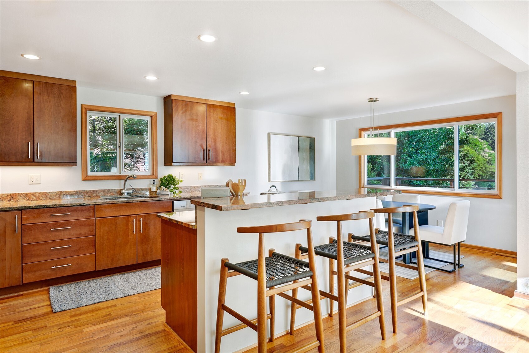 3927 Southwest Frontenac Street Seattle, WA 98136 - Photo 14 of 39