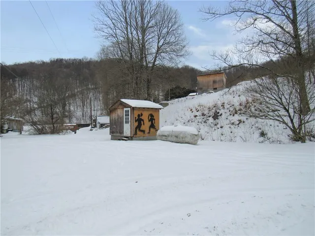 $44,950 | 121 Hoy Run Road, Spraggs, PA 15362