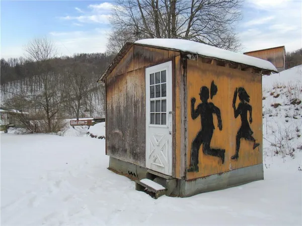 a view of a house with a tub