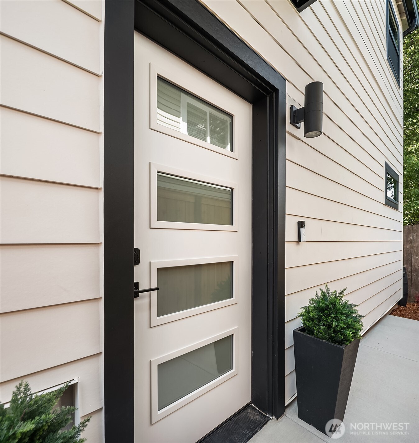 3513 Southwest Austin Street Seattle, WA 98126 - Photo 2 of 22 Gallery Image 2
