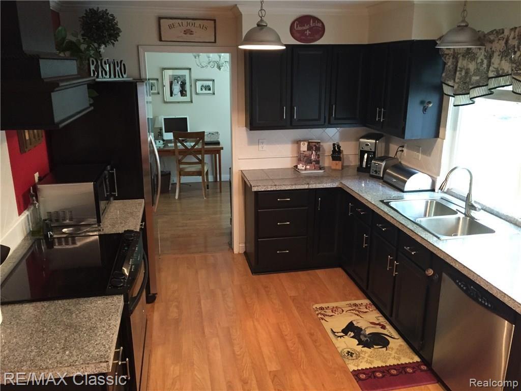 22415 Chestnut Tree Novi, MI 48375 - Photo 8 of 28 Chestnut Tree KITCHEN 1.jpg