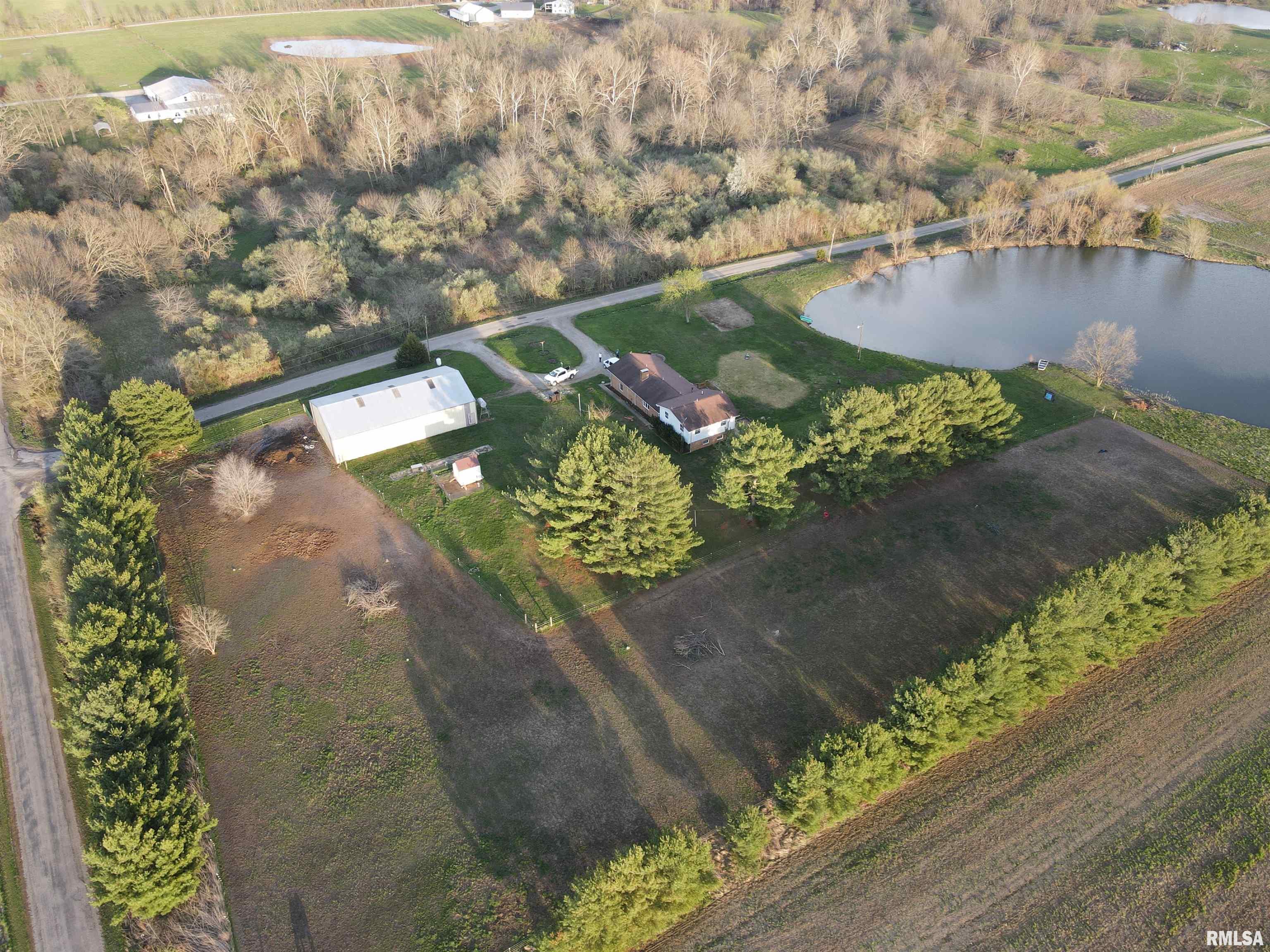 1963 Burroughs Road Iuka, IL 62849 - Photo 6 of 40