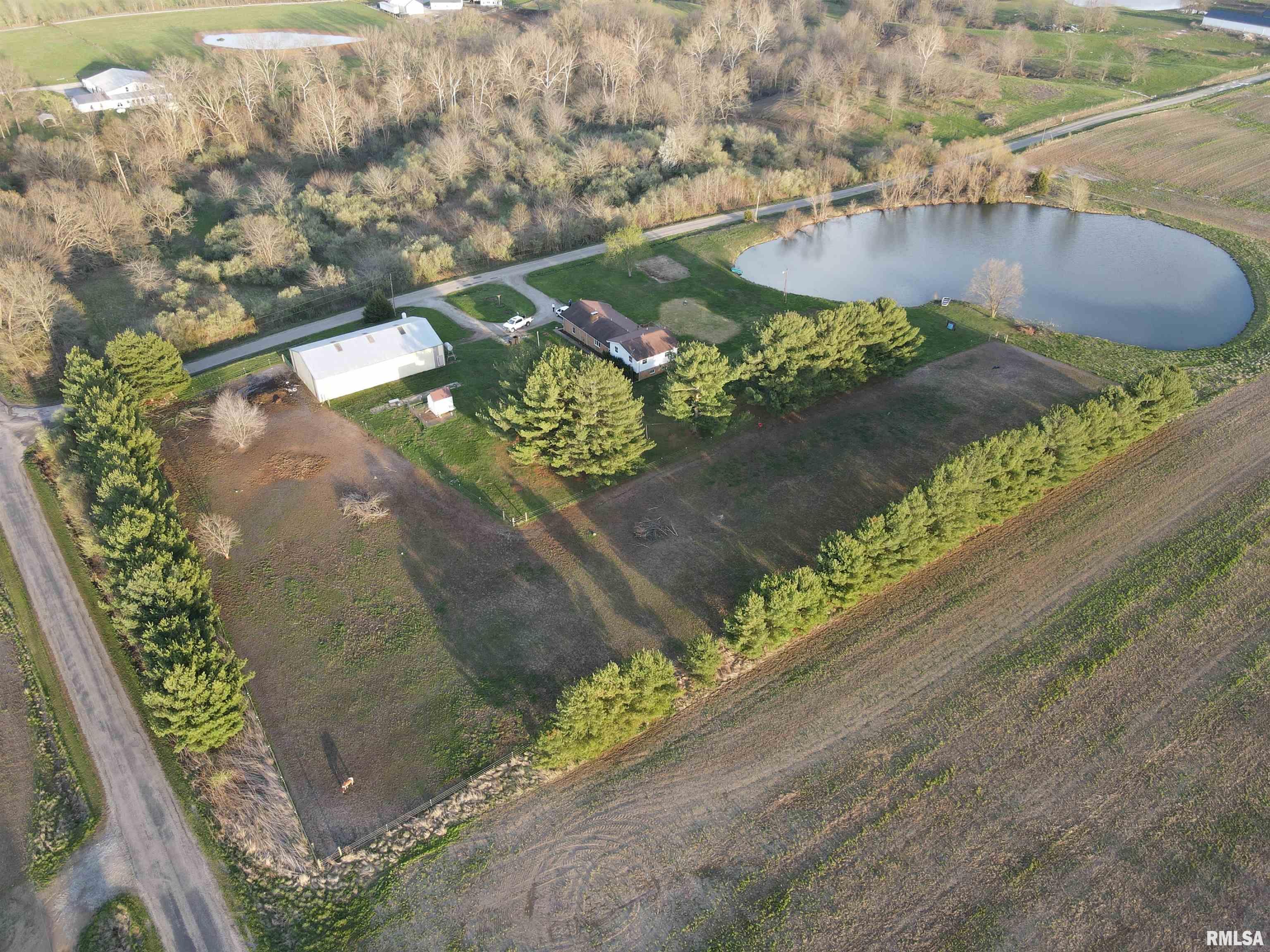 1963 Burroughs Road Iuka, IL 62849 - Photo 7 of 40