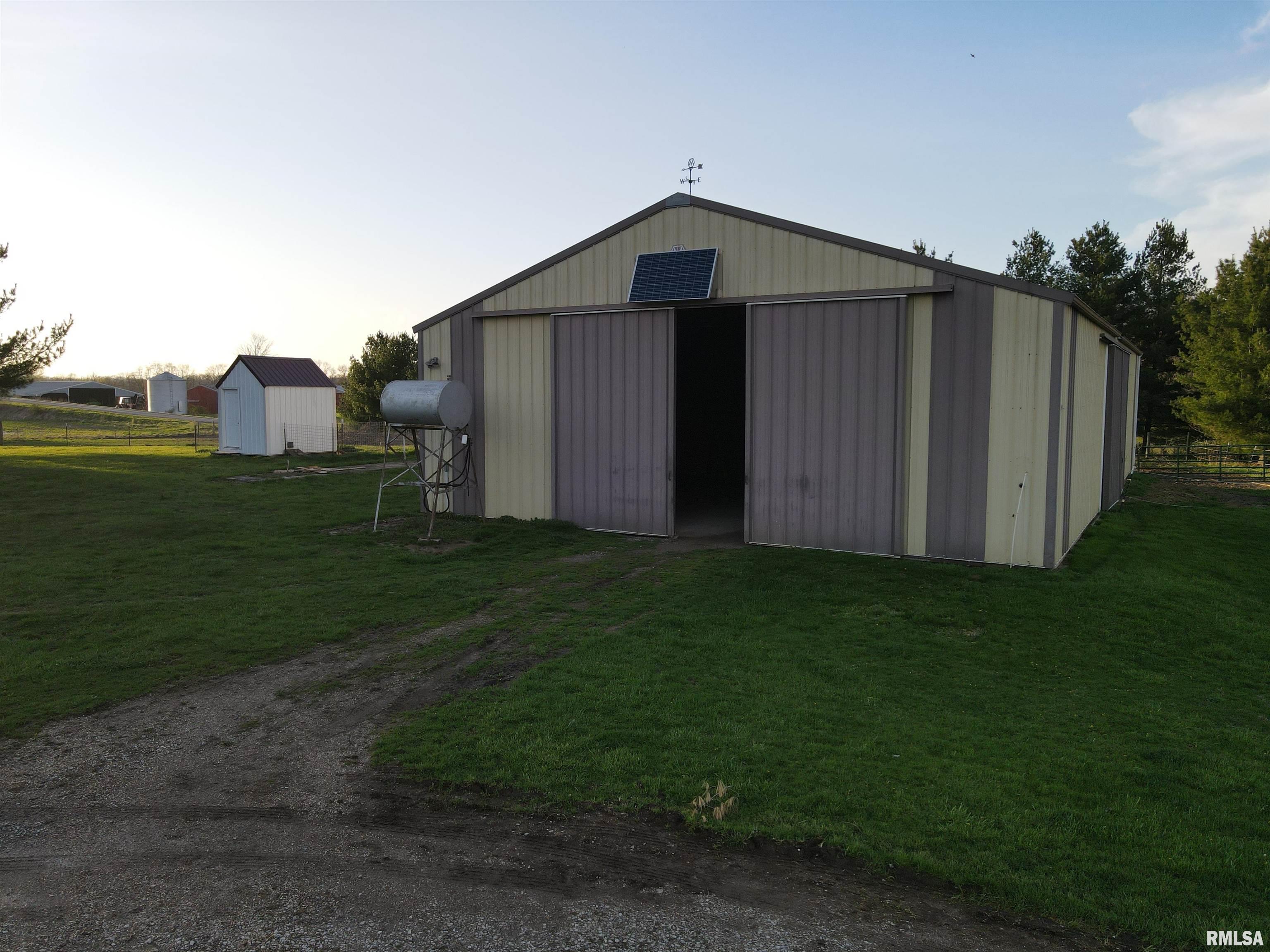 1963 Burroughs Road Iuka, IL 62849 - Photo 8 of 40