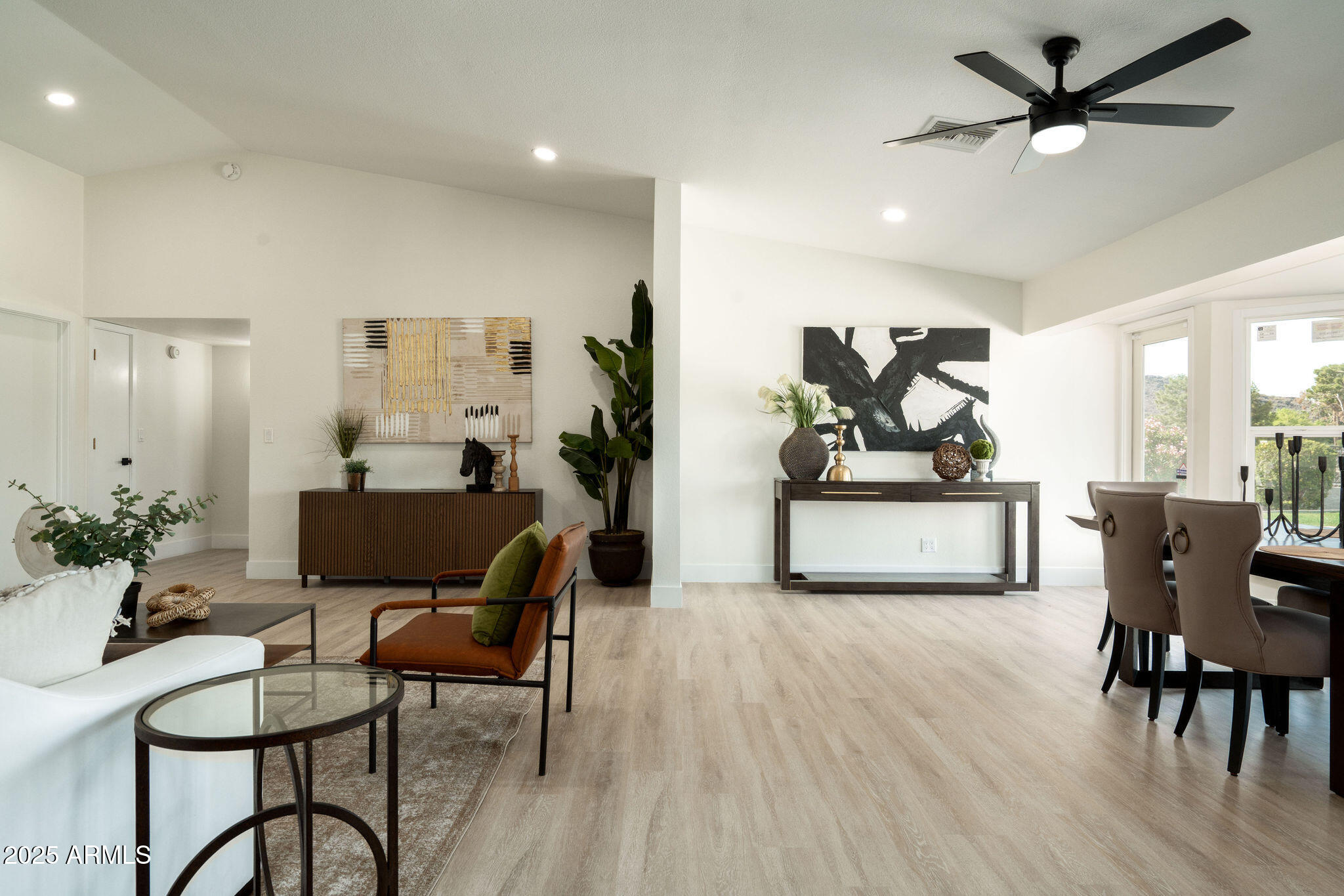 120 West Thunderbird Road Phoenix, AZ 85023 - Photo 8 of 26 016