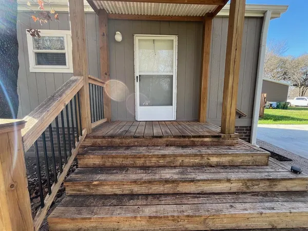 $1,200 | 2309 Del Prado Drive, Granbury, TX 76048