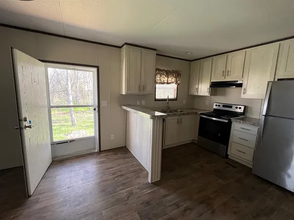 $1,200 | 2309 Del Prado Drive, Granbury, TX 76048
