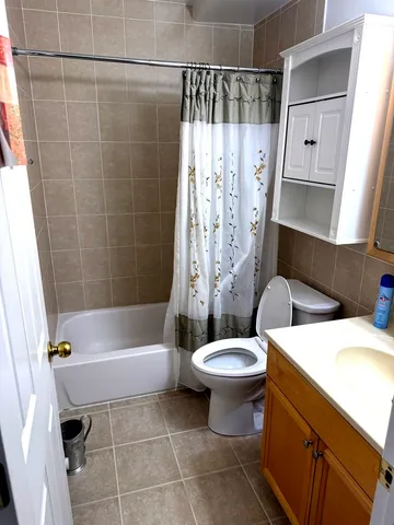 $1,800 | 456 Spruce Drive, Unit 2B, Palatine, IL 60074