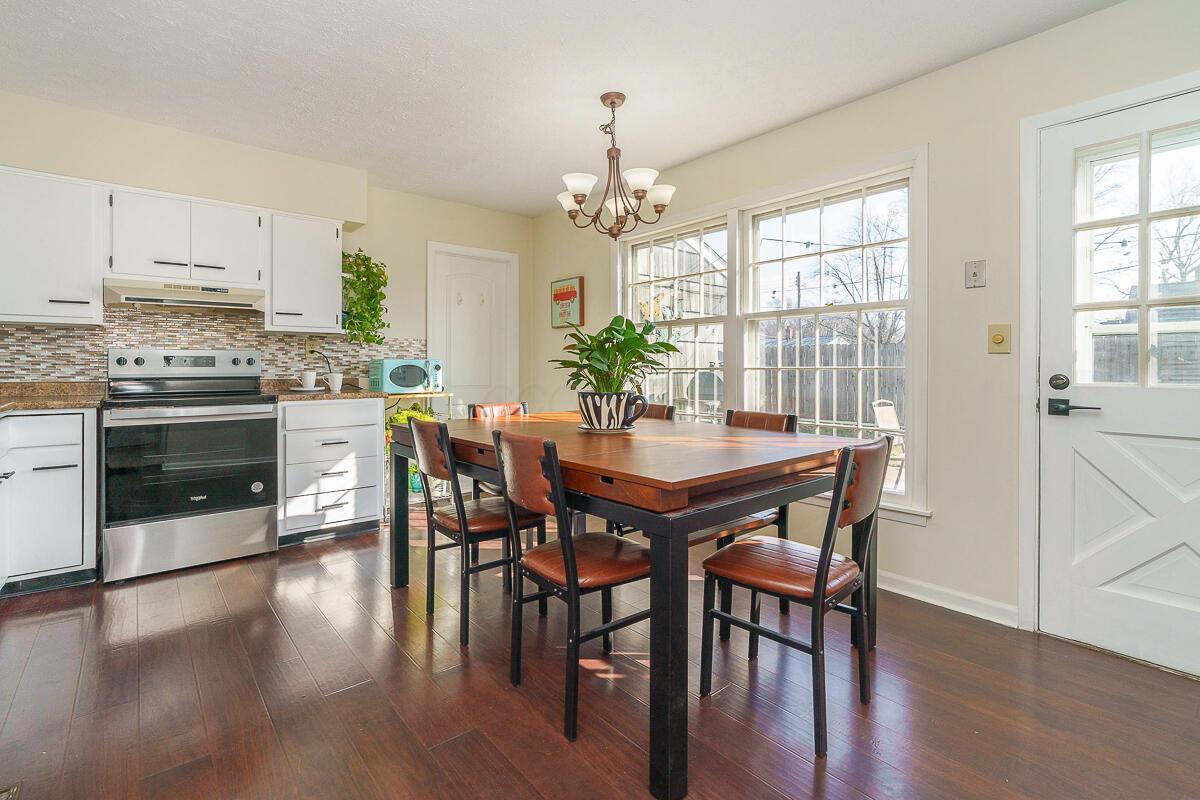 300 Sturbridge Road Columbus, OH 43228 - Photo 13 of 31 Large sunlit kitchen gets the morning light