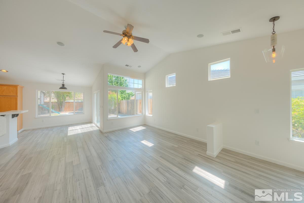 1880 Cliffhanger Drive Reno, NV 89521 - Photo 4 of 20 Photo 4