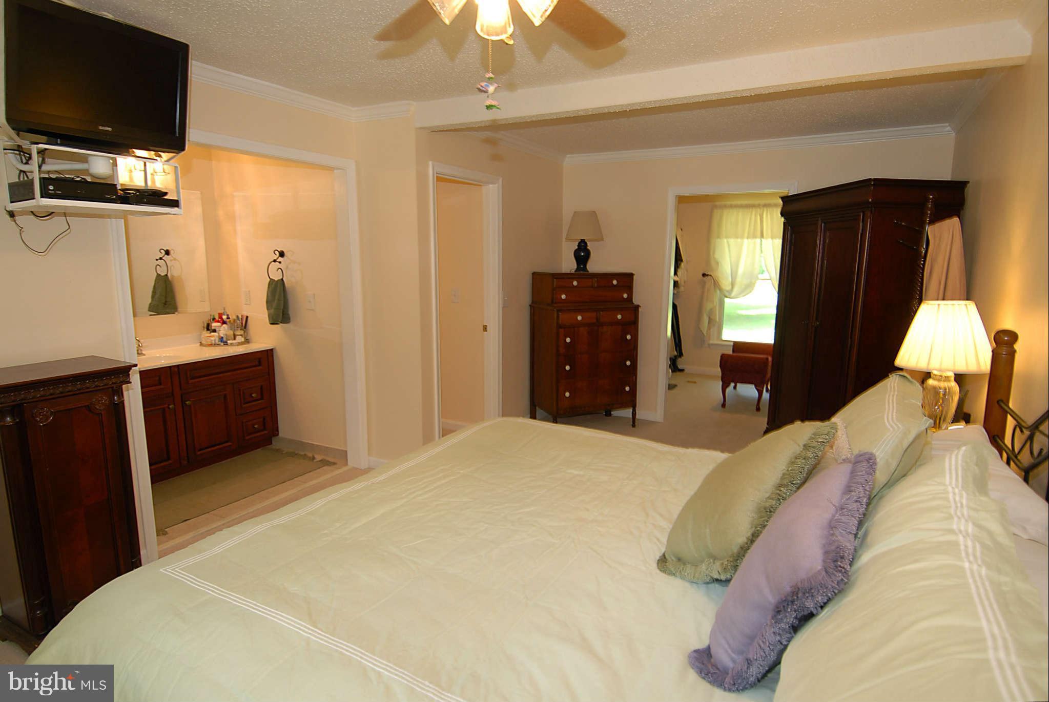 1710 Holland Cliffs Road Huntingtown, MD 20639 - Photo 24 of 30 Bedroom Master