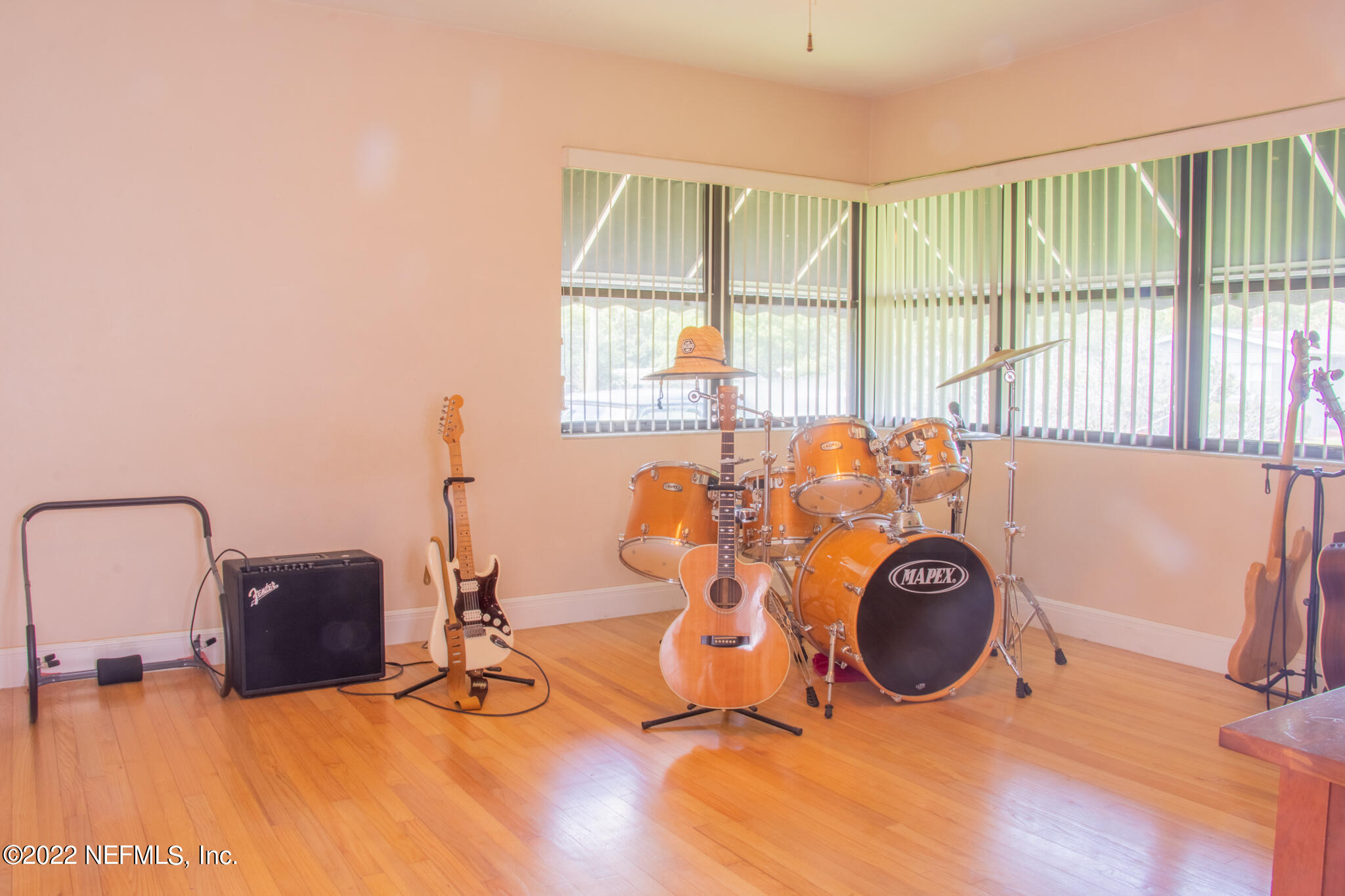 6415 Wesleyan Road Jacksonville, FL 32217 - Photo 11 of 36 a room with furniture and a window