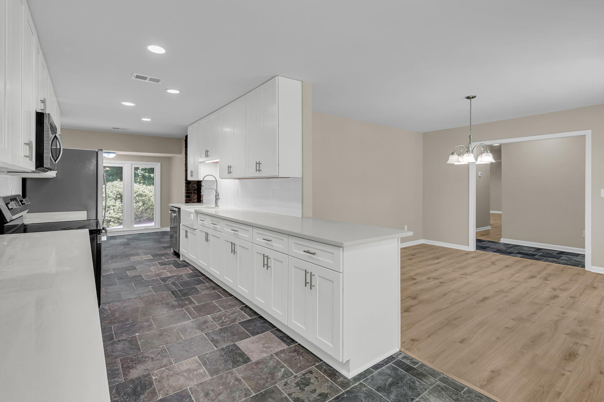 109 Halcyon Road Summerville, SC 29483 - Photo 9 of 45