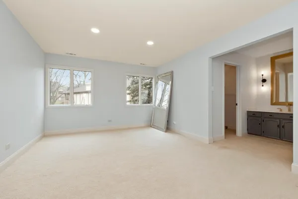 $315,000 | 7920 West Lakeview Court, Unit 2B, Palos Heights, IL 60463