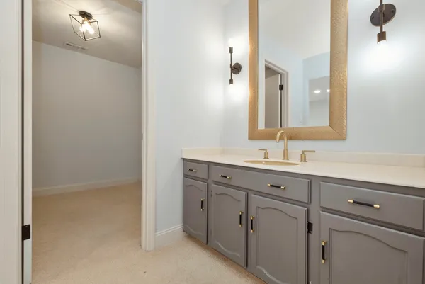 $315,000 | 7920 West Lakeview Court, Unit 2B, Palos Heights, IL 60463