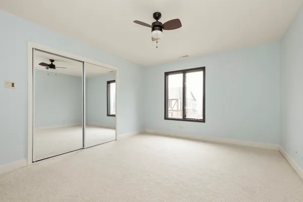 $315,000 | 7920 West Lakeview Court, Unit 2B, Palos Heights, IL 60463