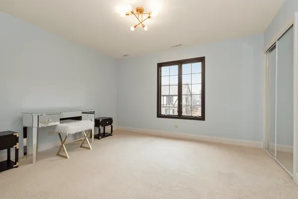 $315,000 | 7920 West Lakeview Court, Unit 2B, Palos Heights, IL 60463