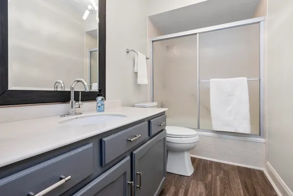 $315,000 | 7920 West Lakeview Court, Unit 2B, Palos Heights, IL 60463