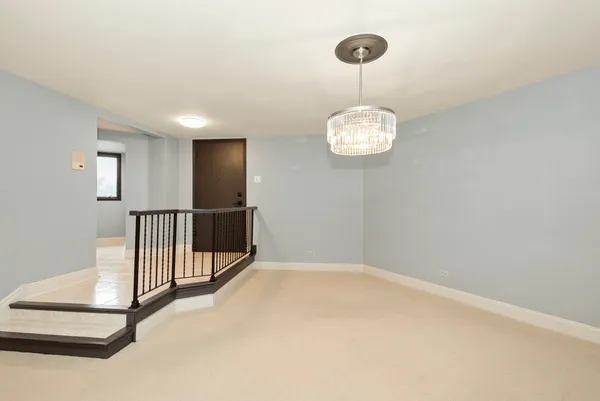 $315,000 | 7920 West Lakeview Court, Unit 2B, Palos Heights, IL 60463