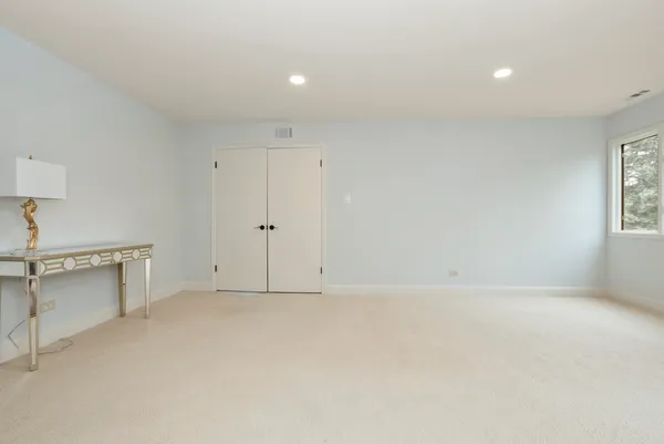 $315,000 | 7920 West Lakeview Court, Unit 2B, Palos Heights, IL 60463