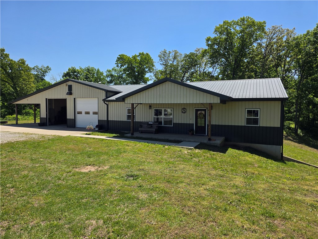 3082 East 300 N Road Stewardson, IL 62463 - Photo 1 of 40
