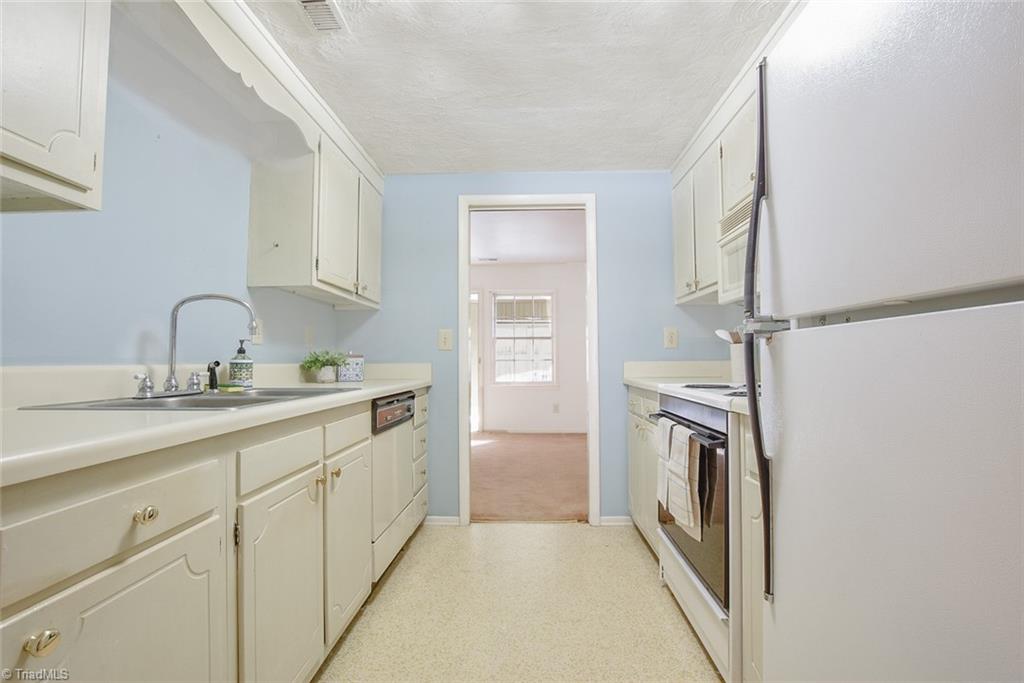 2950 St Marks Road Southwest, Unit D Winston-Salem, NC 27103 - Photo 5 of 26 Gallery Image 5