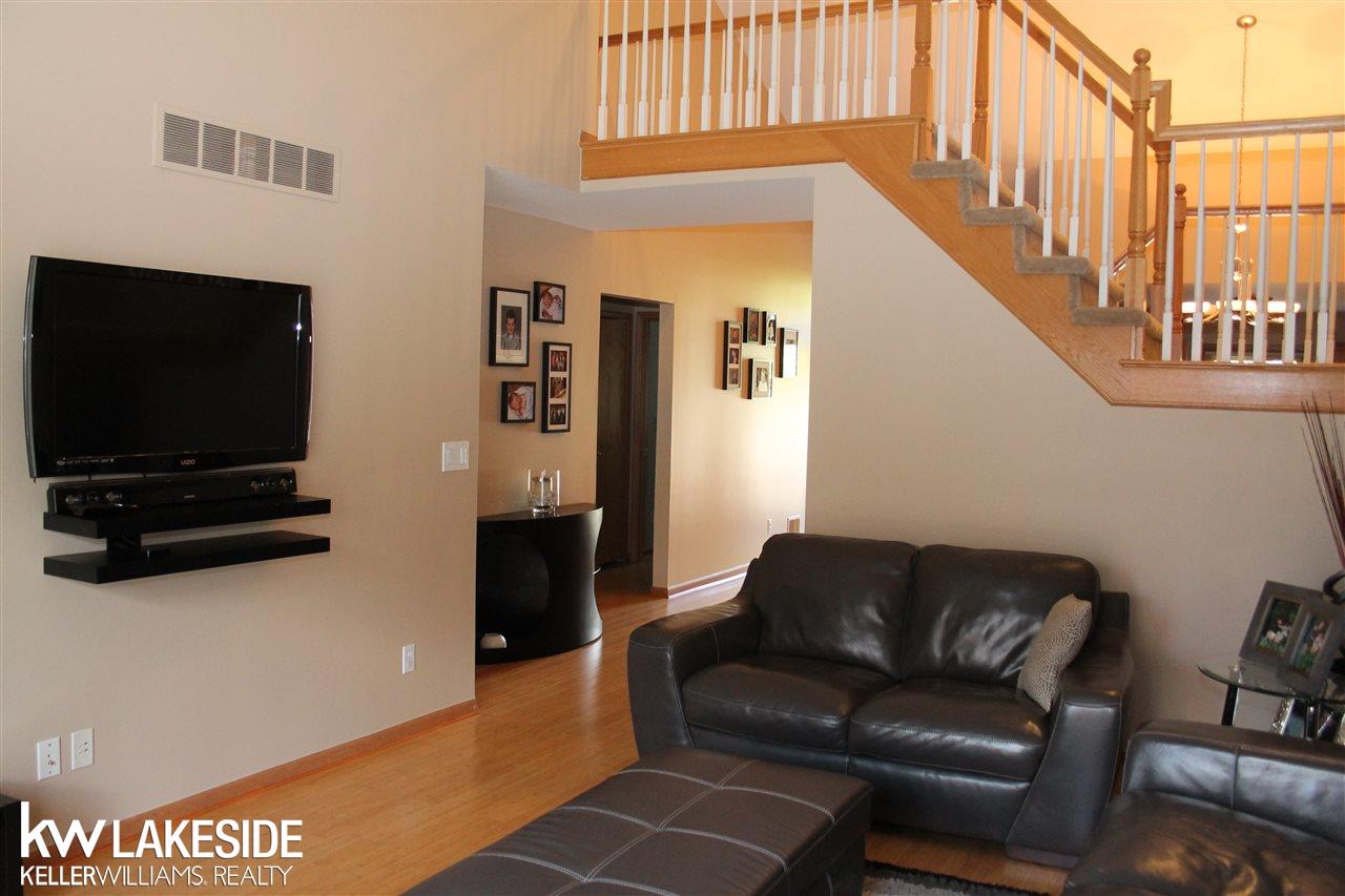 16921 Country Ridge Lane Macomb, MI 48044 - Photo 16 of 48 31323737-15.JPG