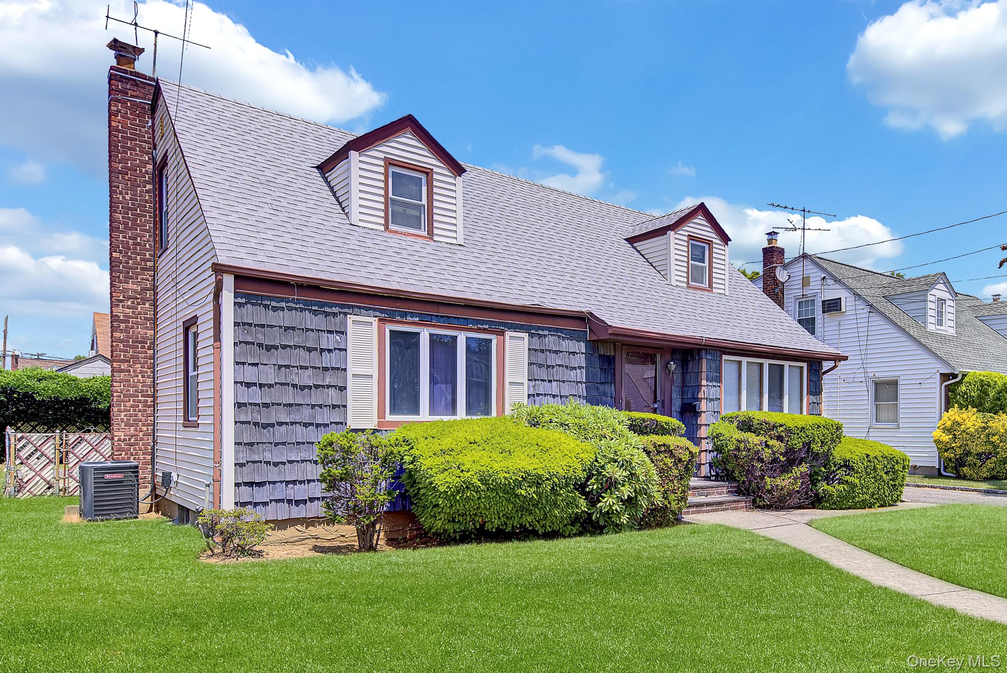 51 Virginia Street Valley Stream, NY 11580 - Photo 2 of 29
