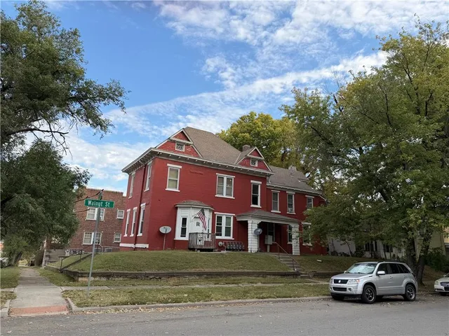 $2,000,000 | 514 West 7th Street, Leavenworth, KS 66048